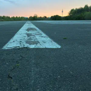 images/End of the runway Munich Riem.webp